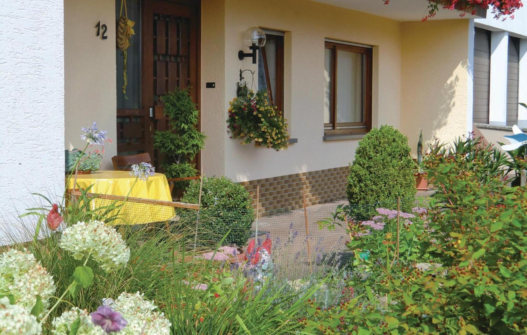 1 Bedroom Awesome Apartment In Schoenecken Wetteldorf المظهر الخارجي الصورة